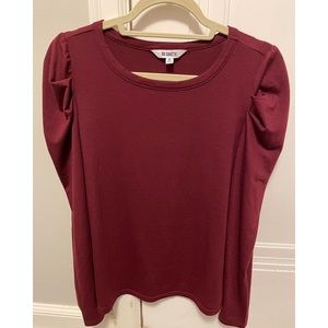 BB Dakota puff sleeve top. Size medium. Wine color.